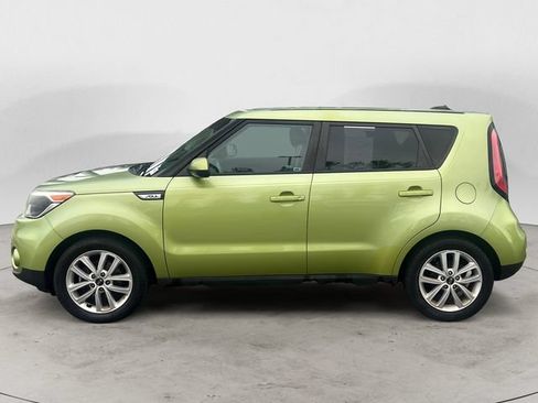 Used 2017 Kia Soul + FWD image 8