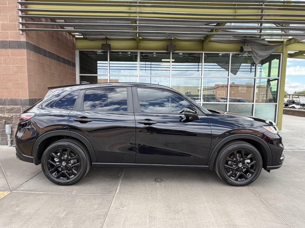 Used 2024 Honda HR-V Sport image 9