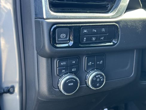 Used 2025 GMC Yukon XL Denali AWD/4WD image 27