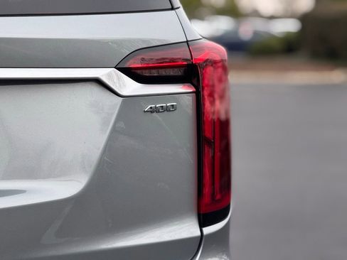 Used 2023 Cadillac XT6 Premium Luxury image 14