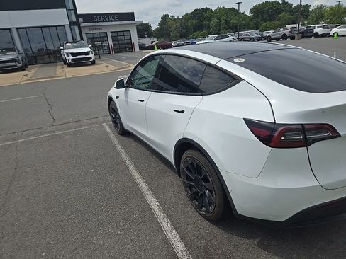 Used 2022 Tesla Model Y Long Range AWD/4WD image 4