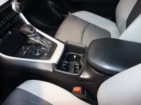 Used 2022 Toyota RAV4 XLE image 35