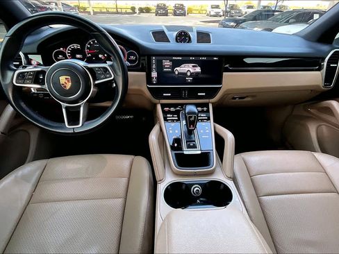Used 2020 Porsche Cayenne image 15