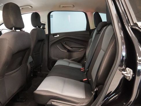 Used 2019 Ford Escape SE FWD image 25