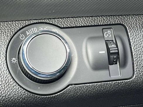 Used 2016 Chevrolet Sonic LT image 28