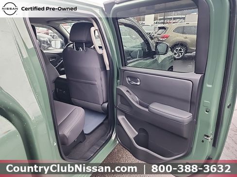 Used 2023 Nissan Frontier SV w/ Technology Package image 29