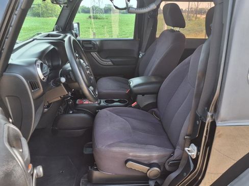 Used 2013 Jeep Wrangler Freedom Edition AWD/4WD image 21