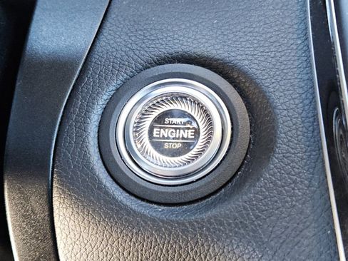 Used 2021 Mercedes-Benz GLC 300 GLC 300 image 25