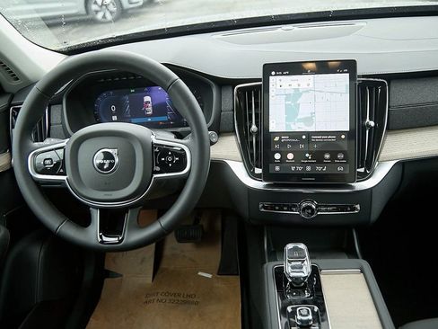 New 2025 Volvo XC90 B6 Core w/ Protection Package Premier image 23