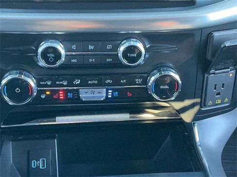 Used 2024 Ford F150 Lariat w/ FX4 Off-Road Package image 22