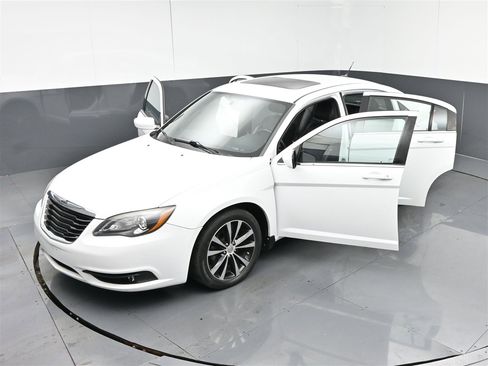 Used 2012 Chrysler 200 S image 38