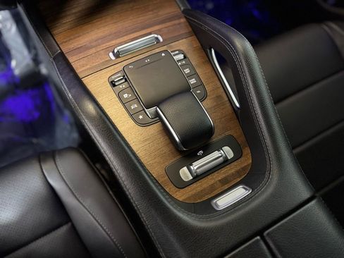 Used 2023 Mercedes-Benz GLS 450 4MATIC image 17