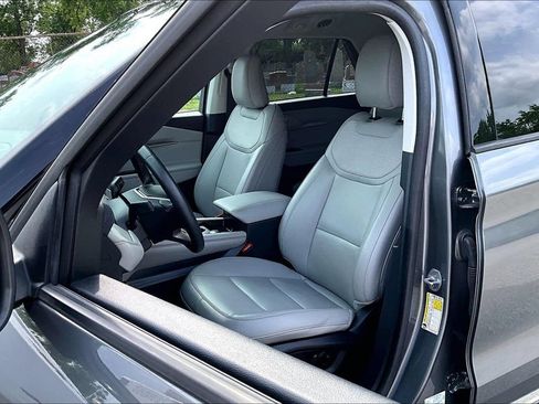 Used 2025 Ford Explorer Active w/ Active Comfort Package RWD image 23