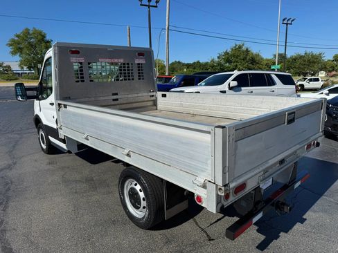 Used 2019 Ford Transit 250 138 RWD image 5