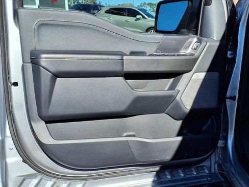 Used 2025 Ford F150 Lariat image 29