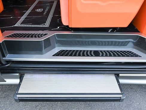 Used 2023 Mercedes-Benz Sprinter 3500 image 42