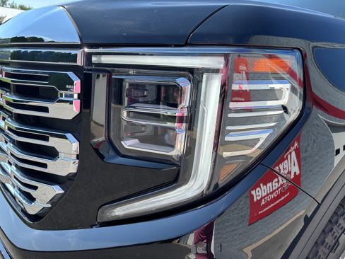 Used 2025 GMC Sierra 1500 Denali AWD/4WD image 9