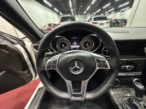 Used 2014 Mercedes-Benz SLK 250 image 23