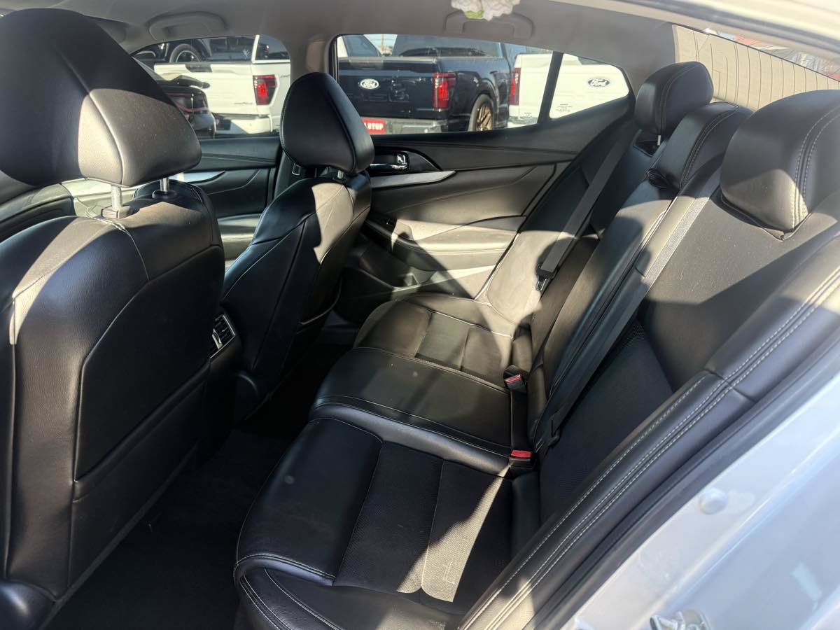 Used 2018 Nissan Maxima 3.5 SV FWD image 11