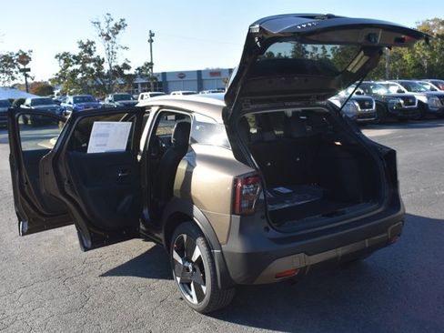 New 2026 Nissan Kicks SR w/ SR Premium Package image 16