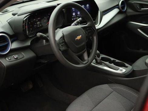 Used 2024 Chevrolet Trax LS w/ LS Convenience Package FWD image 13