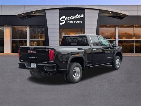 New 2026 GMC Sierra 3500 Denali w/ Denali Reserve Package image 5