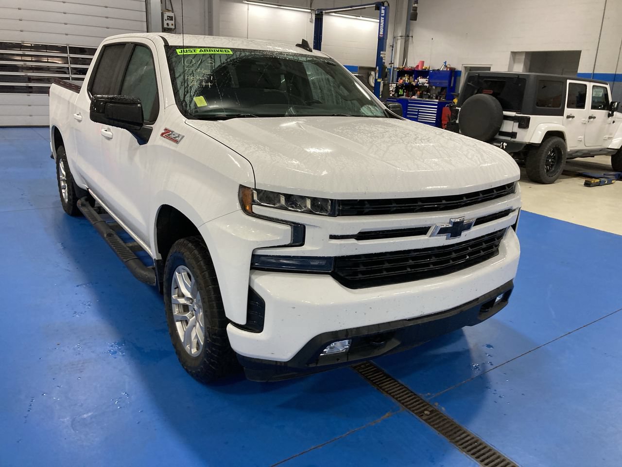 Used 2019 Chevrolet Silverado 1500 RST AWD/4WD image 1