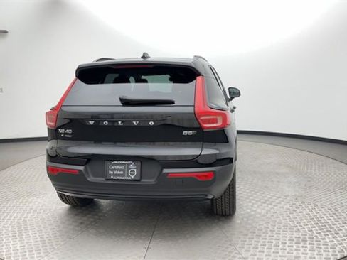 Certified 2024 Volvo XC40 B5 Plus w/ Protection Package Premier image 3