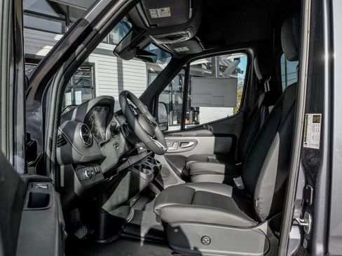 New 2025 Mercedes-Benz Sprinter 2500 image 12