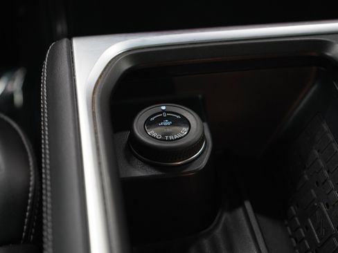 Used 2025 Ford Expedition Platinum AWD/4WD image 25