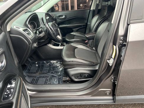 Used 2019 Jeep Compass Latitude w/ Popular Equipment Group FWD image 19