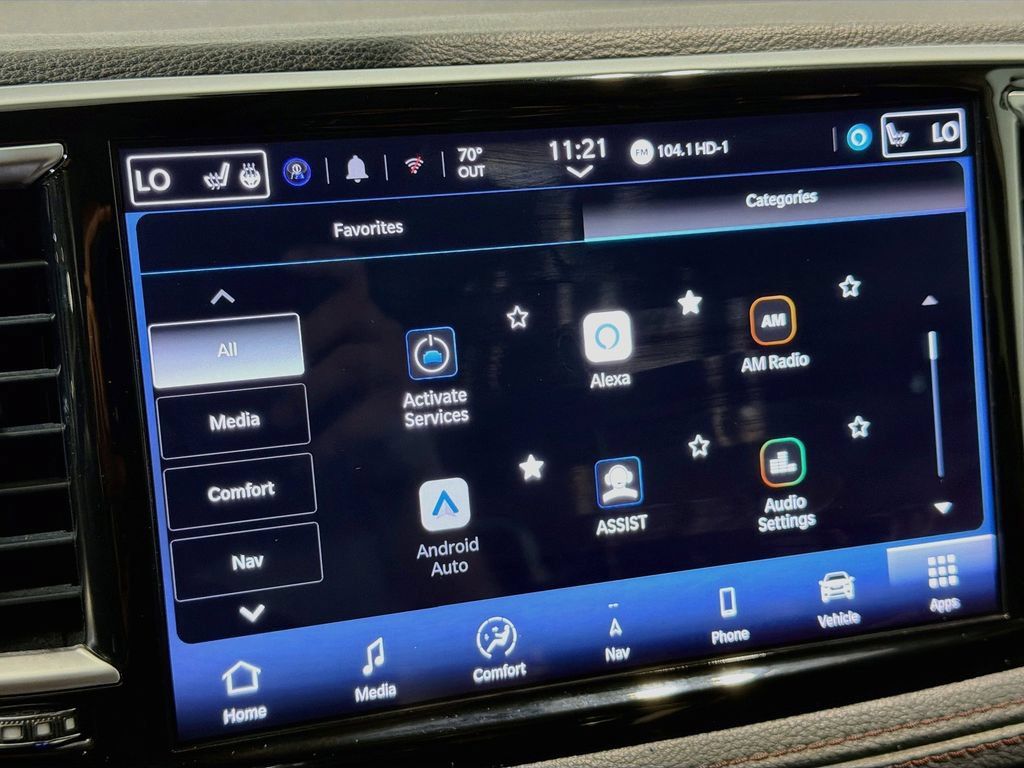 Used 2024 Chrysler Pacifica Limited FWD image 17