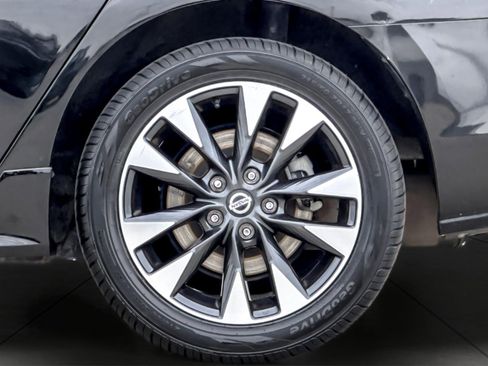 Used 2019 Nissan Sentra SR w/ Exterior Package image 23