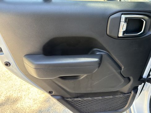 Used 2025 Jeep Wrangler Unlimited Sport AWD/4WD image 21