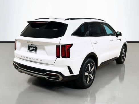 Certified 2022 Kia Sorento S w/ Panoramic Sunroof Package image 7