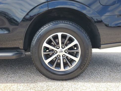 Used 2021 Ford Expedition XLT image 7