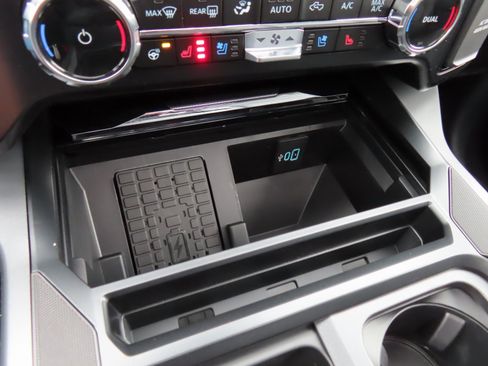 New 2026 Ford F250 Lariat w/ Lariat Premium Package image 17