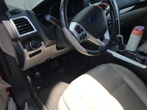 Used 2015 Ford Explorer Limited w/ Equipment Group 301A AWD/4WD image 18