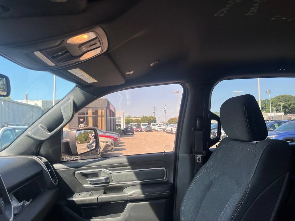 Used 2019 RAM 1500 Big Horn AWD/4WD image 11