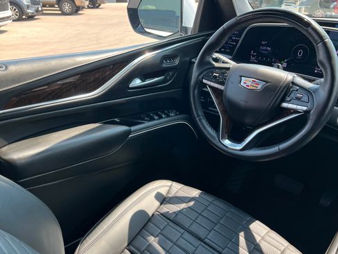 Used 2024 Cadillac Escalade Sport Platinum w/ LPO, ONYX Package AWD/4WD image 12