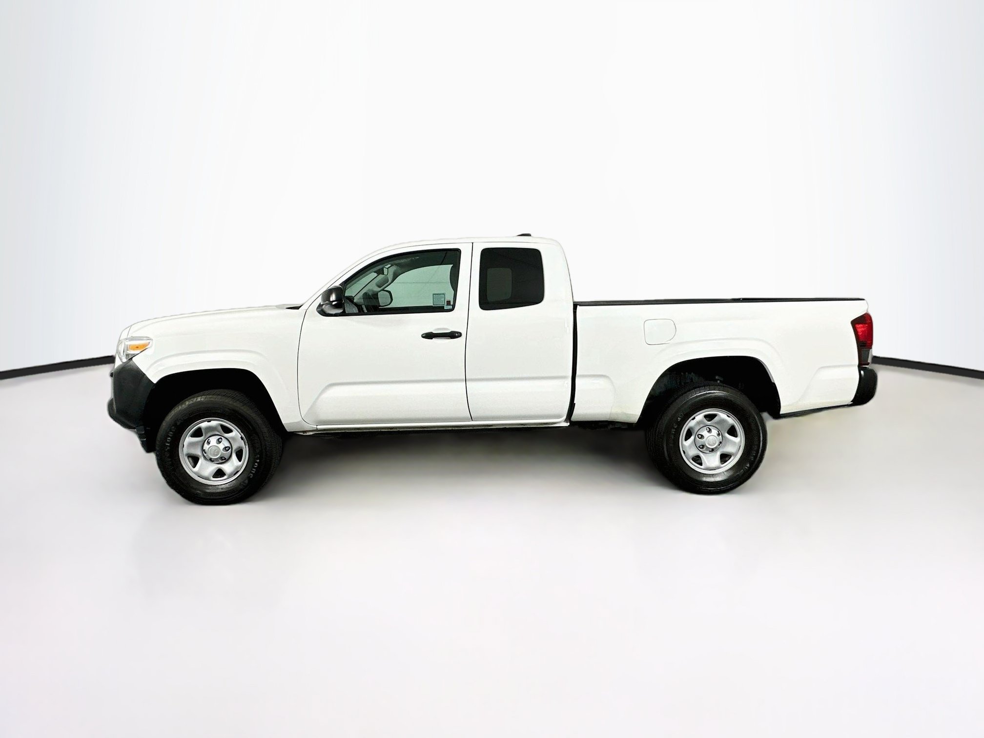 Used 2022 Toyota Tacoma SR AWD/4WD image 4