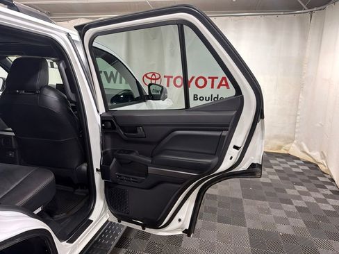 Used 2025 Toyota 4Runner TRD Off-Road Premium AWD/4WD image 13