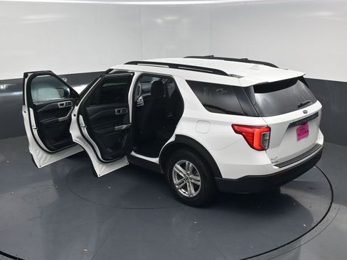 Used 2024 Ford Explorer XLT image 27
