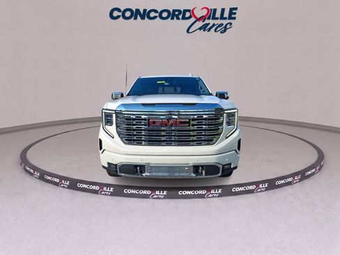 Used 2024 GMC Sierra 1500 Denali AWD/4WD image 2