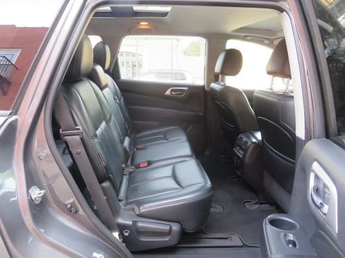 Used 2018 Nissan Pathfinder SL w/ SL Premium Package AWD/4WD image 22