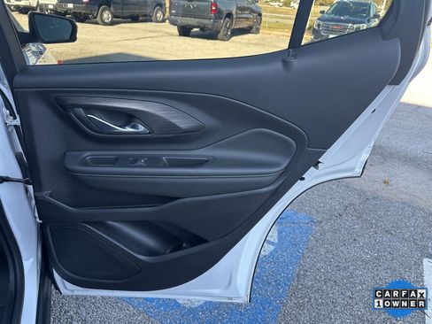 Used 2024 GMC Terrain SLT image 45