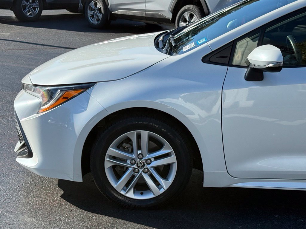 Used 2021 Toyota Corolla SE FWD image 2