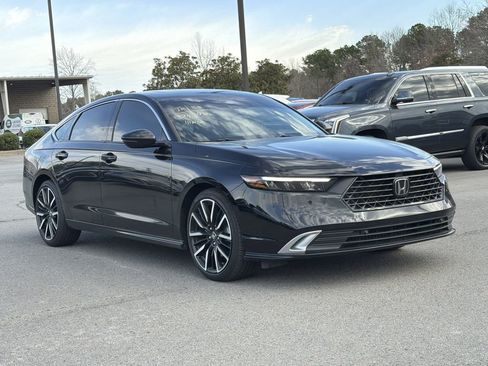 Used 2024 Honda Accord Touring image 4