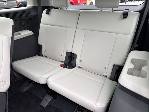 Used 2024 Hyundai Santa Fe Calligraphy image 23