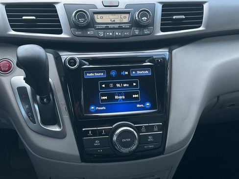 Used 2016 Honda Odyssey SE image 23